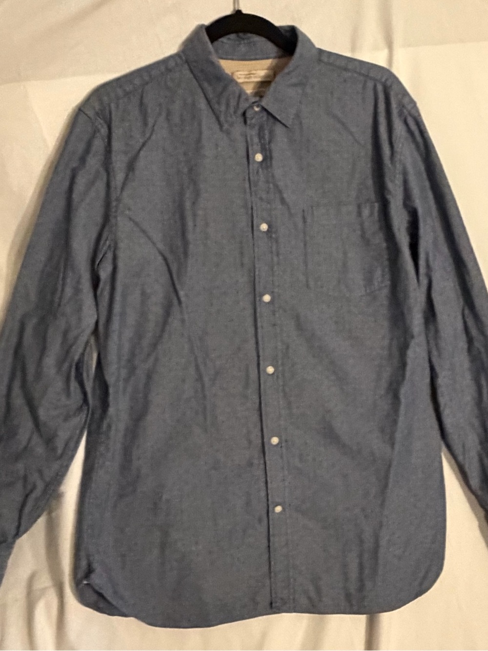 #574 Banana Republic Classic Long-Sleeve Men's Button-Down Shirt - Blue